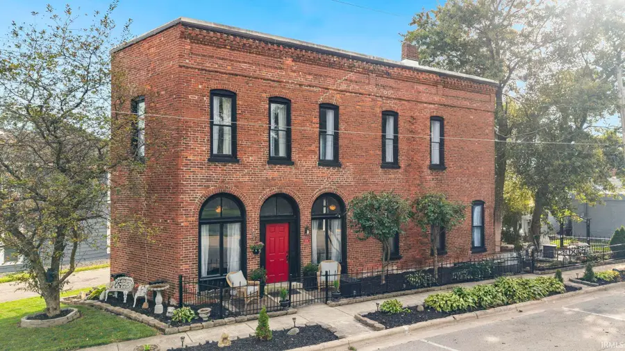 110 E Market Street, Pierceton, IN 46562 - #2