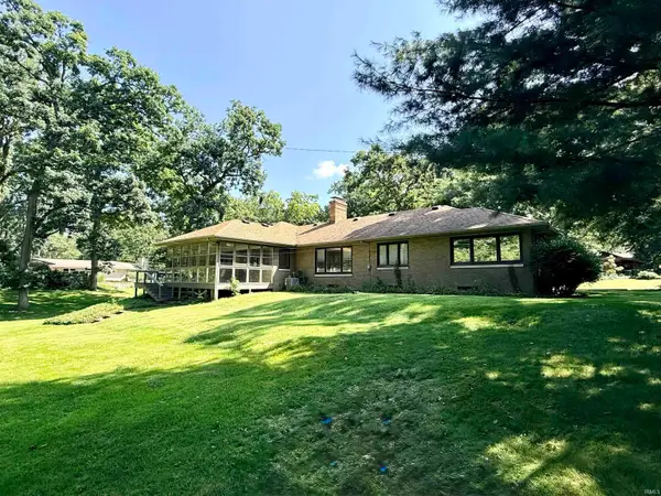 1105 White Oak Drive, South Bend, IN 46617