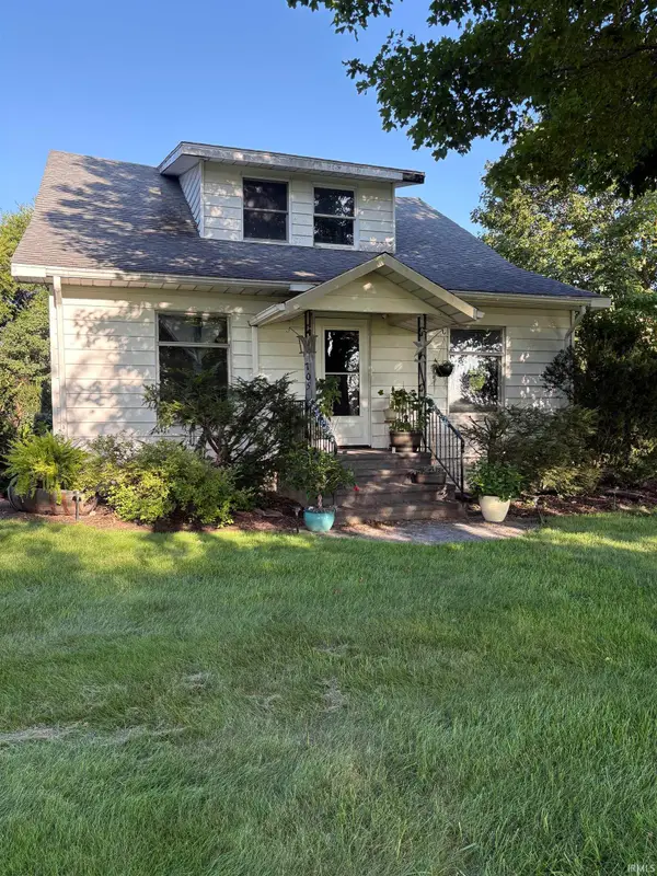 705 S Logan Street, Kewanna, IN 46939