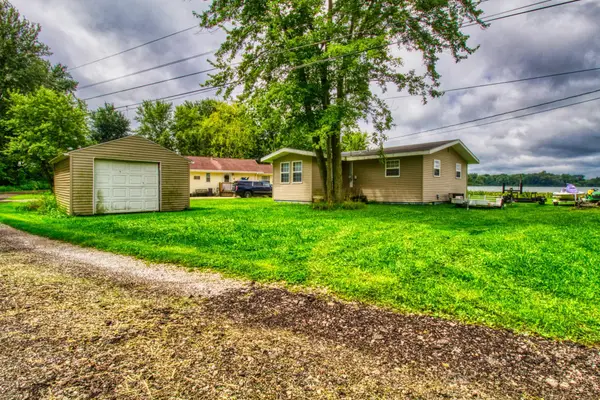 8861 S Jannie Lane, Silver Lake, IN 46982