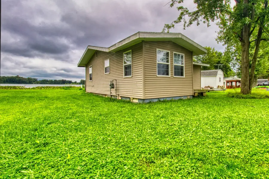 8861 S Jannie Lane, Silver Lake, IN 46982 - #2