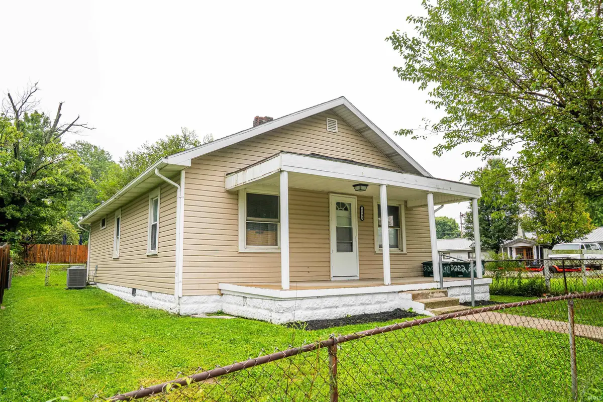 2202 S Delawanda Avenue, Muncie, IN 47302 - #1