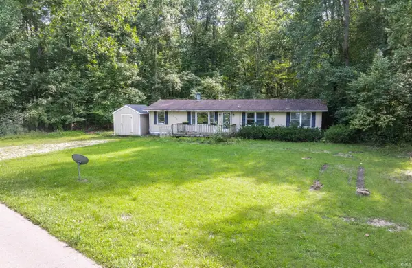 6735 E South Barbee Drive, Pierceton, IN 46562