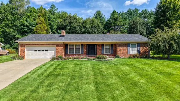 8900 Woodland Drive, Newburgh, IN 47630