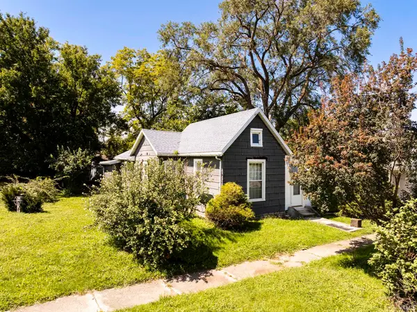 1613 S Gharkey Street, Muncie, IN 47302