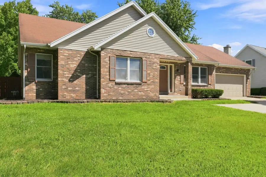 402 N Constitution Avenue, Goshen, IN 46526 - #2