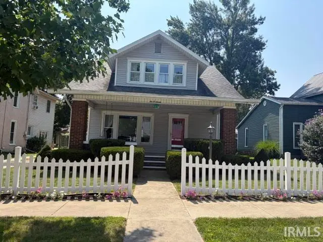 207 W Berry Street, Middlebury, IN 46540 - #1