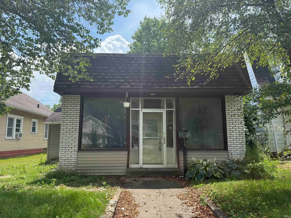 734 E Ewing Avenue, South Bend, IN 46613 - #1