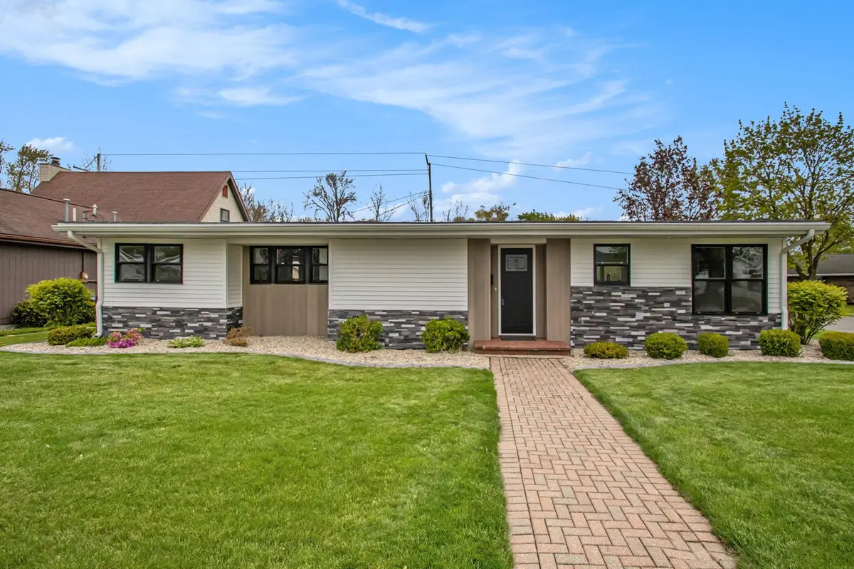 756 E John Street, Nappanee, IN 46550 - #1