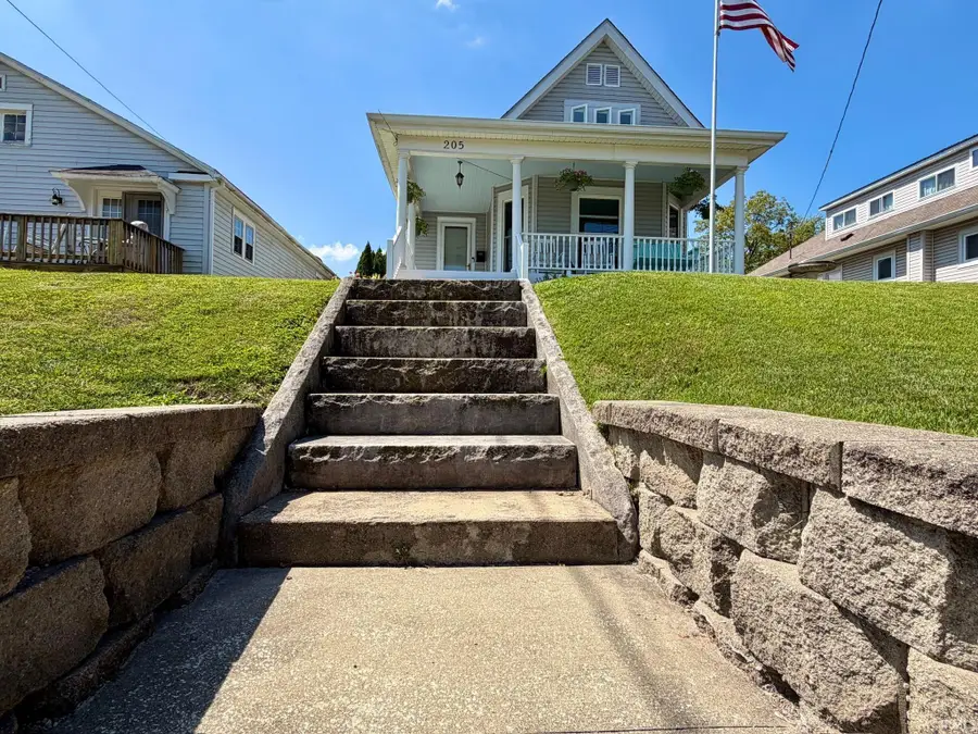 205 Lincoln Avenue, Bedford, IN 47421 - #3