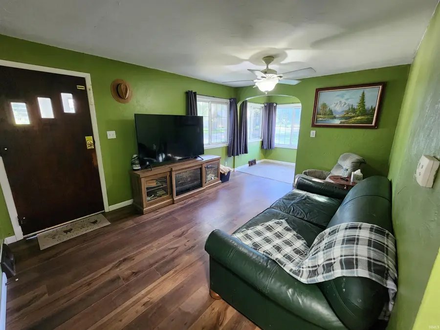 811 N Market Street, Winamac, IN 46996 - #3