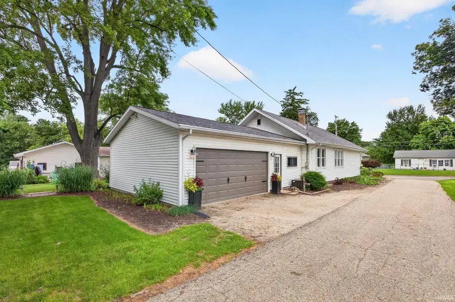 713 W Winona Avenue, Warsaw, IN 46580 - #2