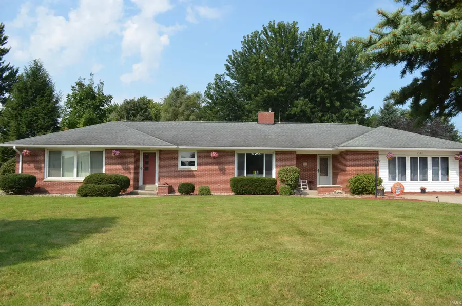 1574 N Main Street, Nappanee, IN 46567 - #2