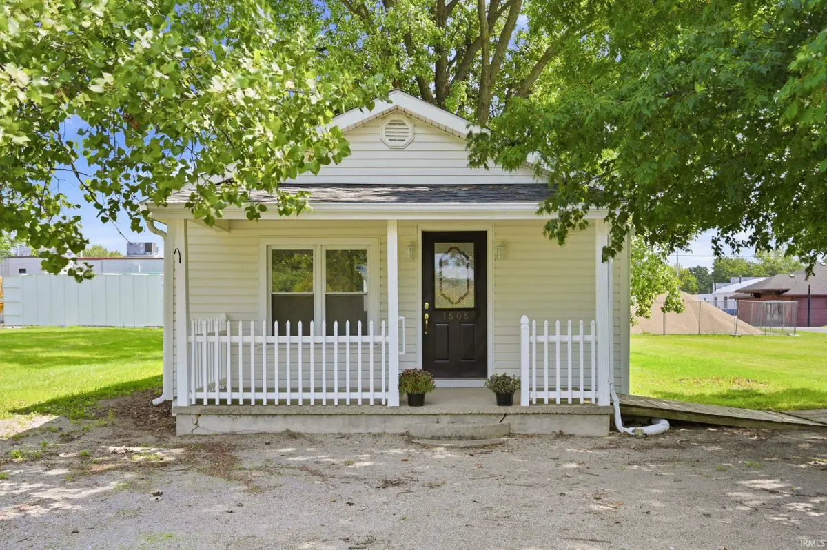 1608 N Cherry Street, Hartford City, IN 47348 - #1