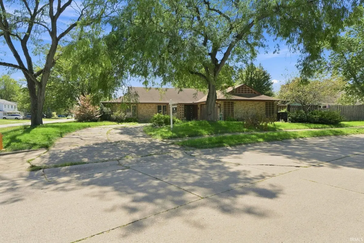 6930 Winnebago Drive, Fort Wayne, IN 46815 - #1