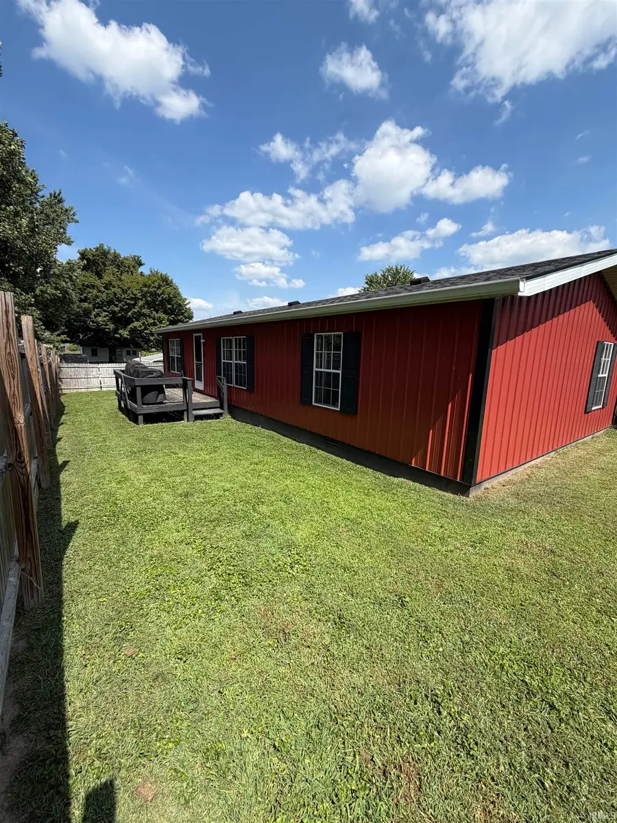 438 W Davis Street, Bloomfield, IN 47424 - #2