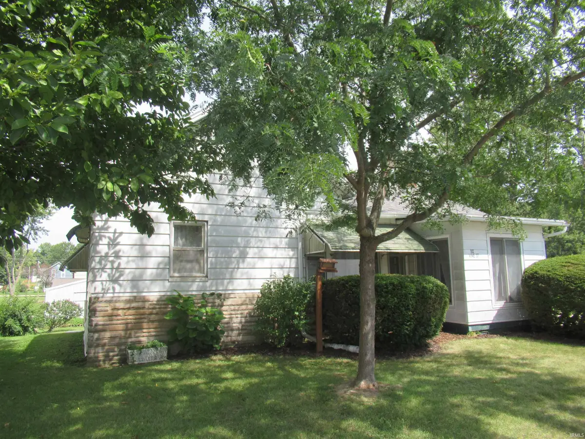 512 Vine Street, Columbia City, IN 46725 - #1