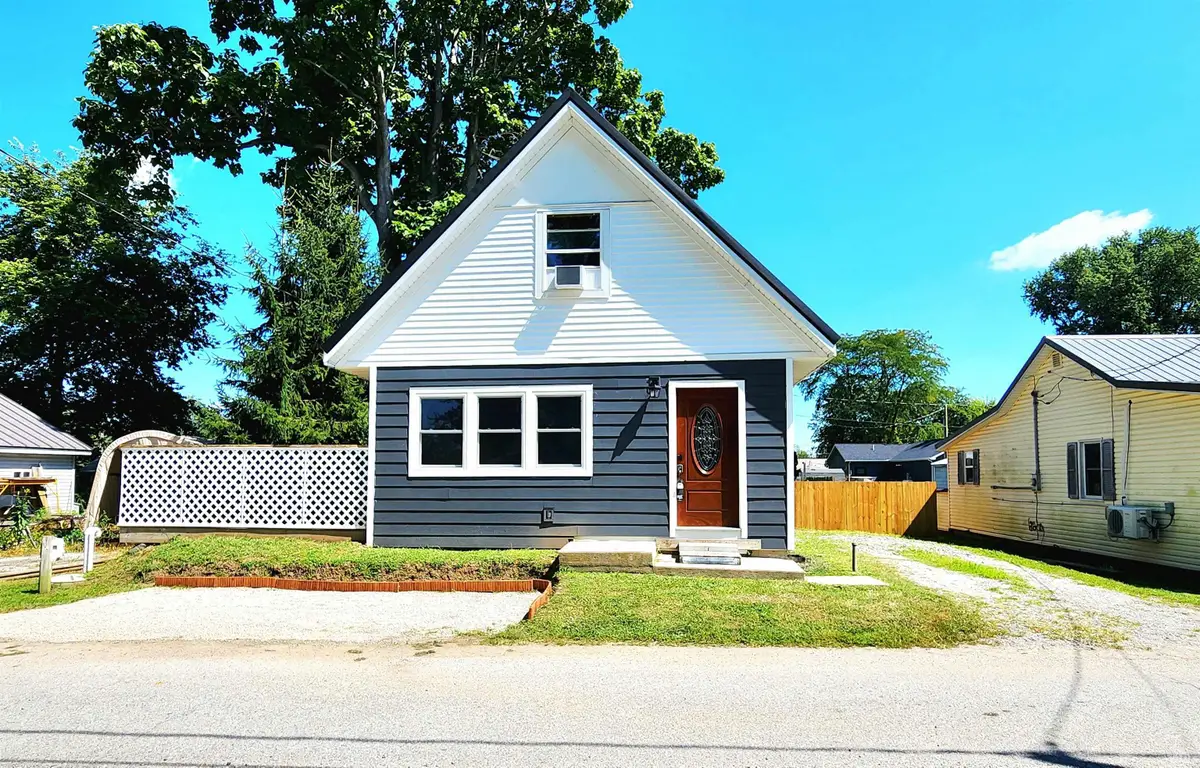 0707 S Oakwood Drive, Cromwell, IN 46732 - #1