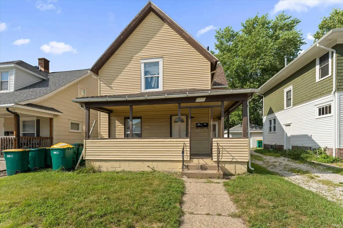 542 W 4th Street, Mishawaka, IN 46544 - #1