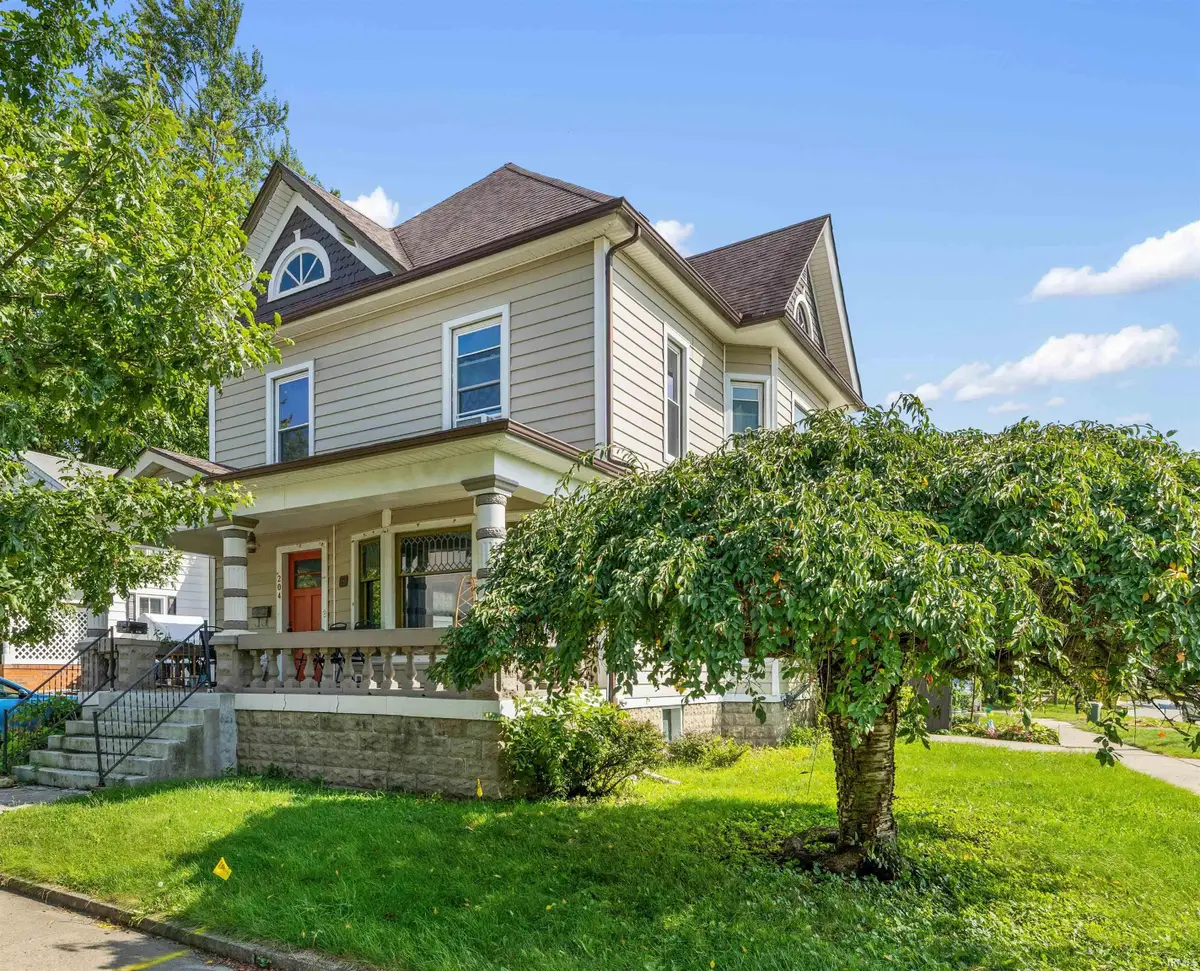 204 E Diamond Street, Kendallville, IN 46755 - #1