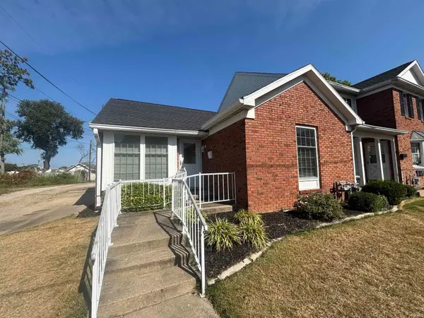 13 S 8th Street, Vincennes, IN 47591