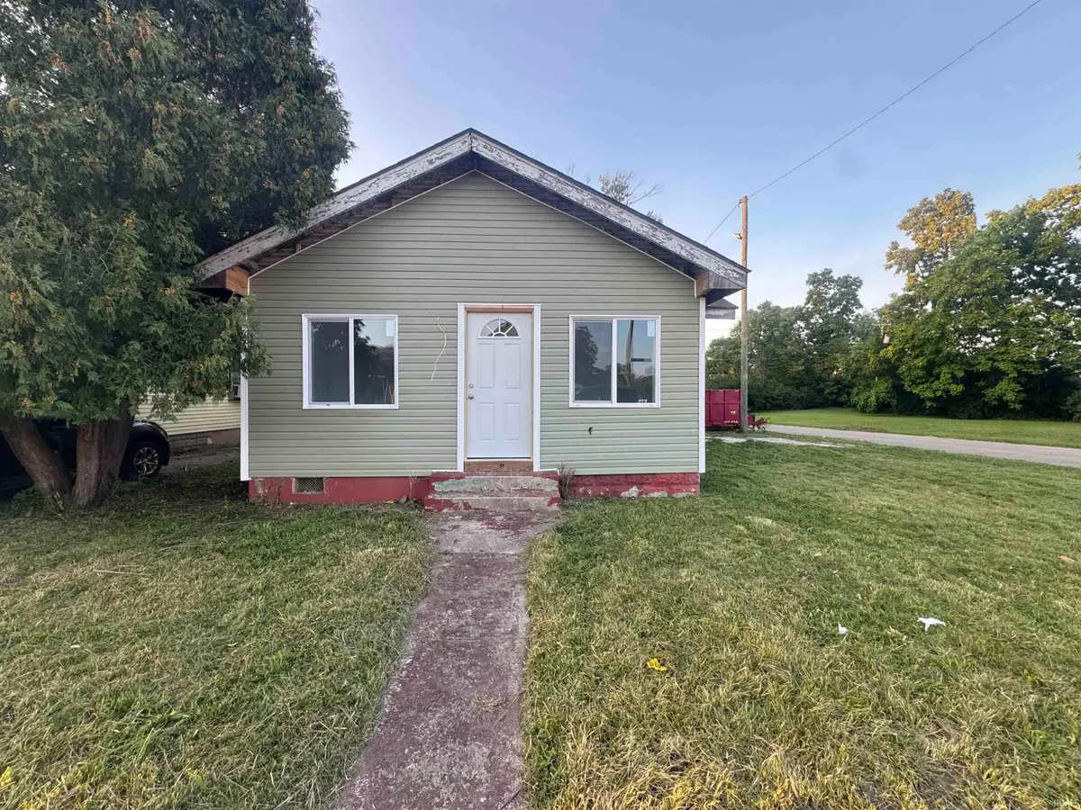 1424 E Highland Avenue, Muncie, IN 47303 - #1
