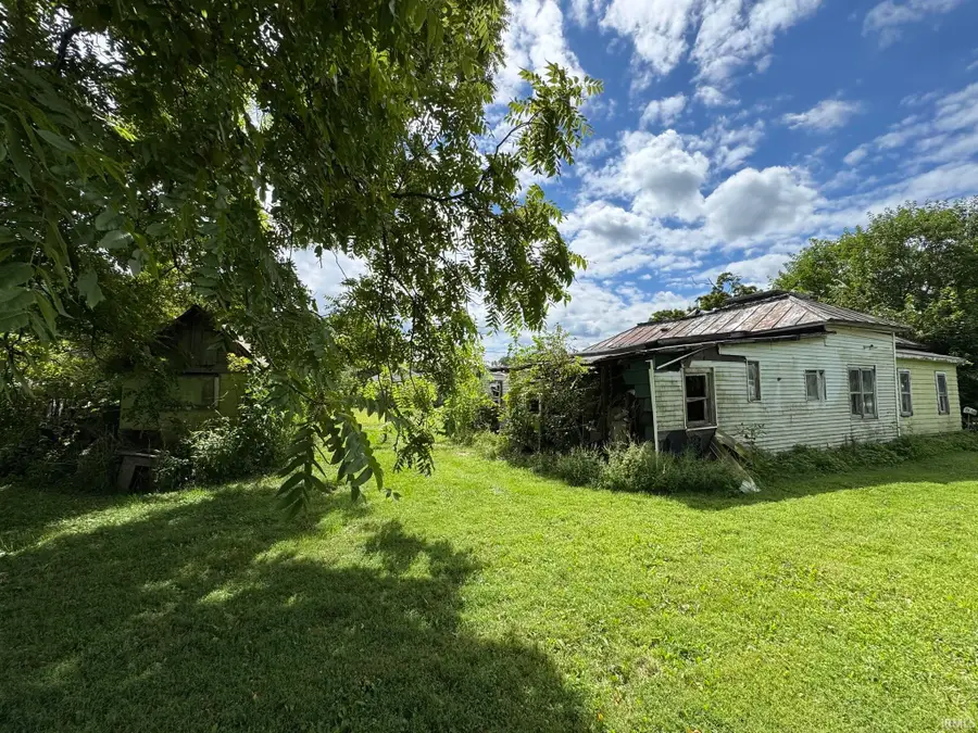 407 S Penn Street, Fairmount, IN 46928 - #3