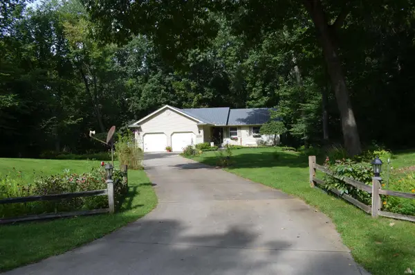 10013 N Hasse Court, Syracuse, IN 46567
