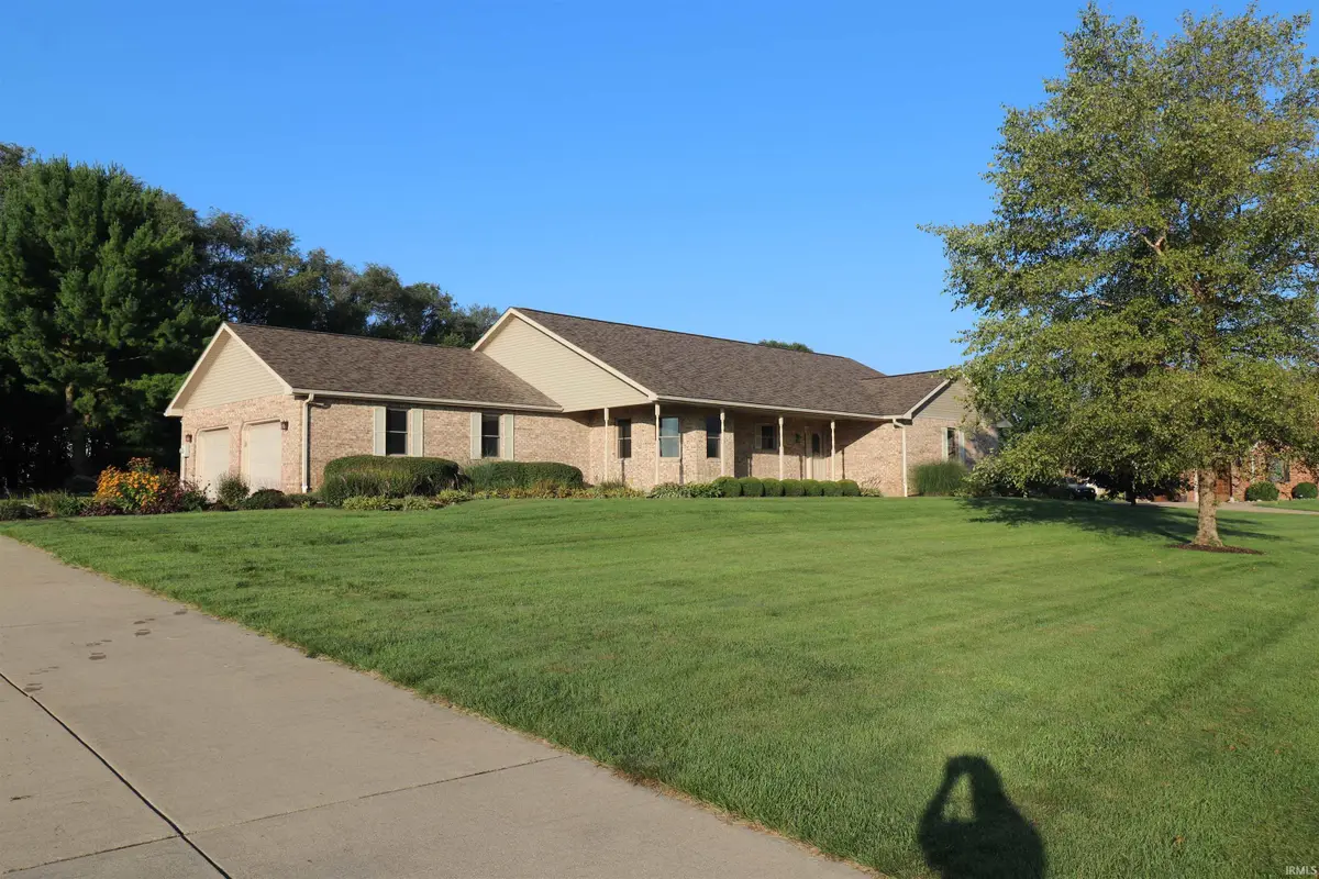 1681 E Garnett Drive, Frankfort, IN 46041 - #1