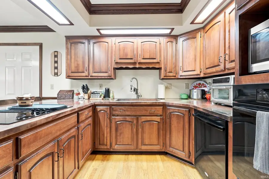 301 Oakwood Drive, Albion, IN 46701 - #2