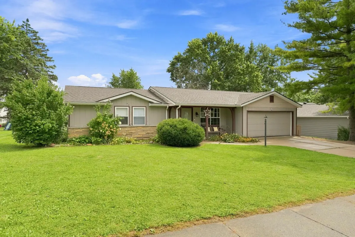 812 Glenwood Place, Kendallville, IN 46755 - #1