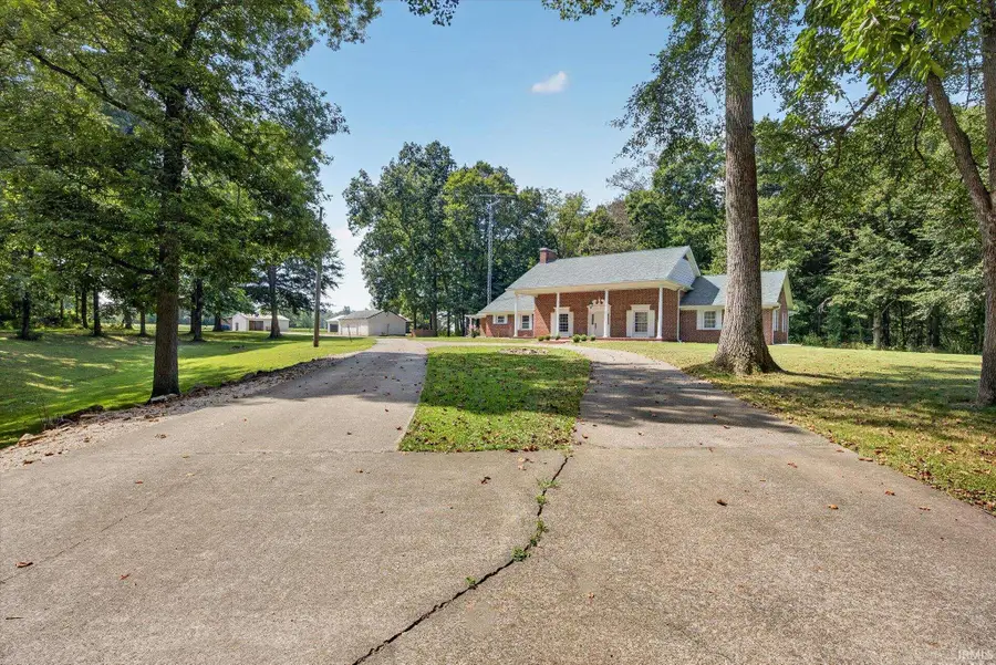 10533 Us Highway 231 Road, Loogootee, IN 47553 - #2