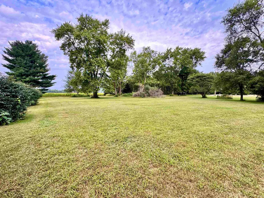 1571 W 400 S, Winamac, IN 46996 - #2