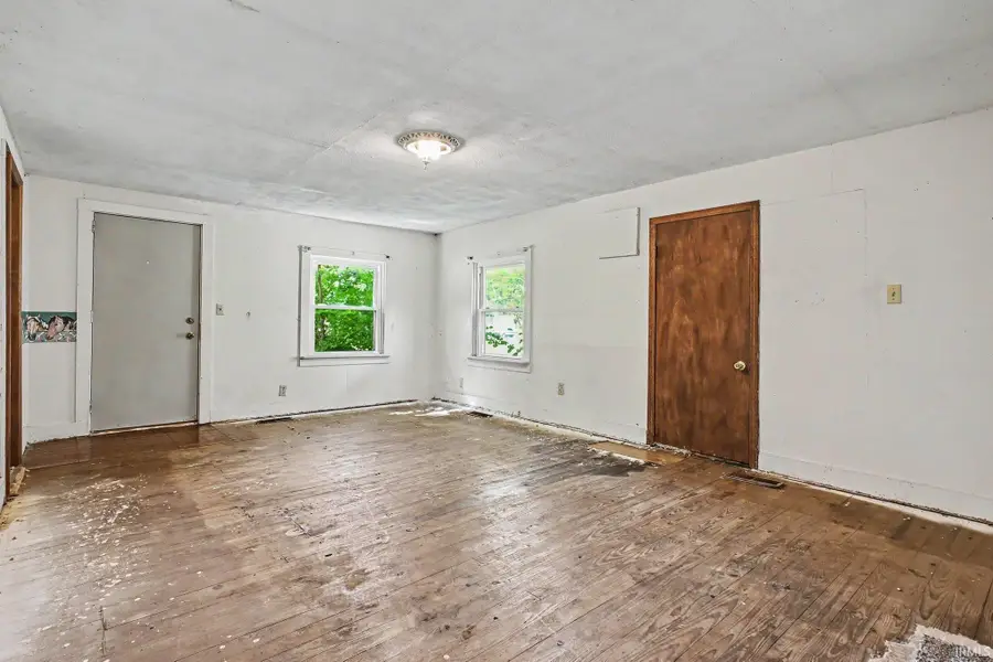 1101 W Wilden Avenue, Goshen, IN 46528 - #2