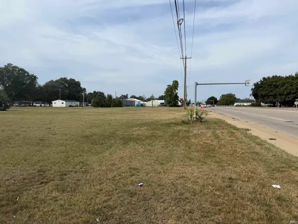 2743 S Nappanee Street, Elkhart, IN 46517