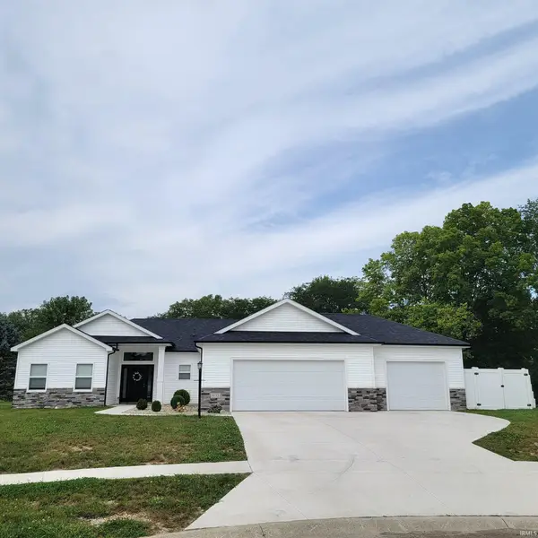 803 S Willow Cove, South Whitley, IN 46787