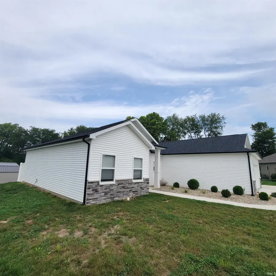 803 S Willow Cove, South Whitley, IN 46787 - #3