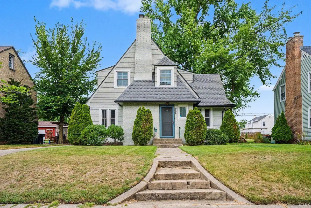 1435 E Lasalle Avenue, South Bend, IN 46617 - #1