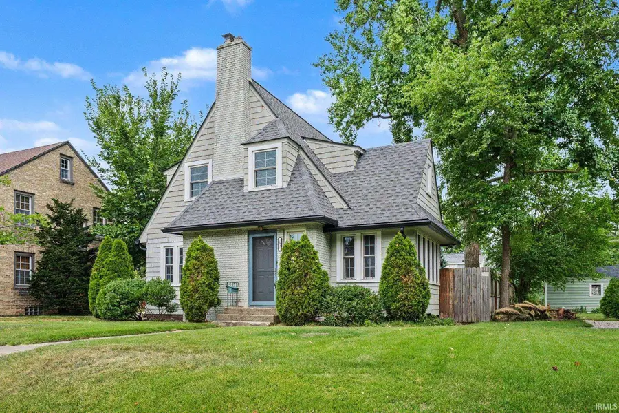 1435 E Lasalle Avenue, South Bend, IN 46617 - #2