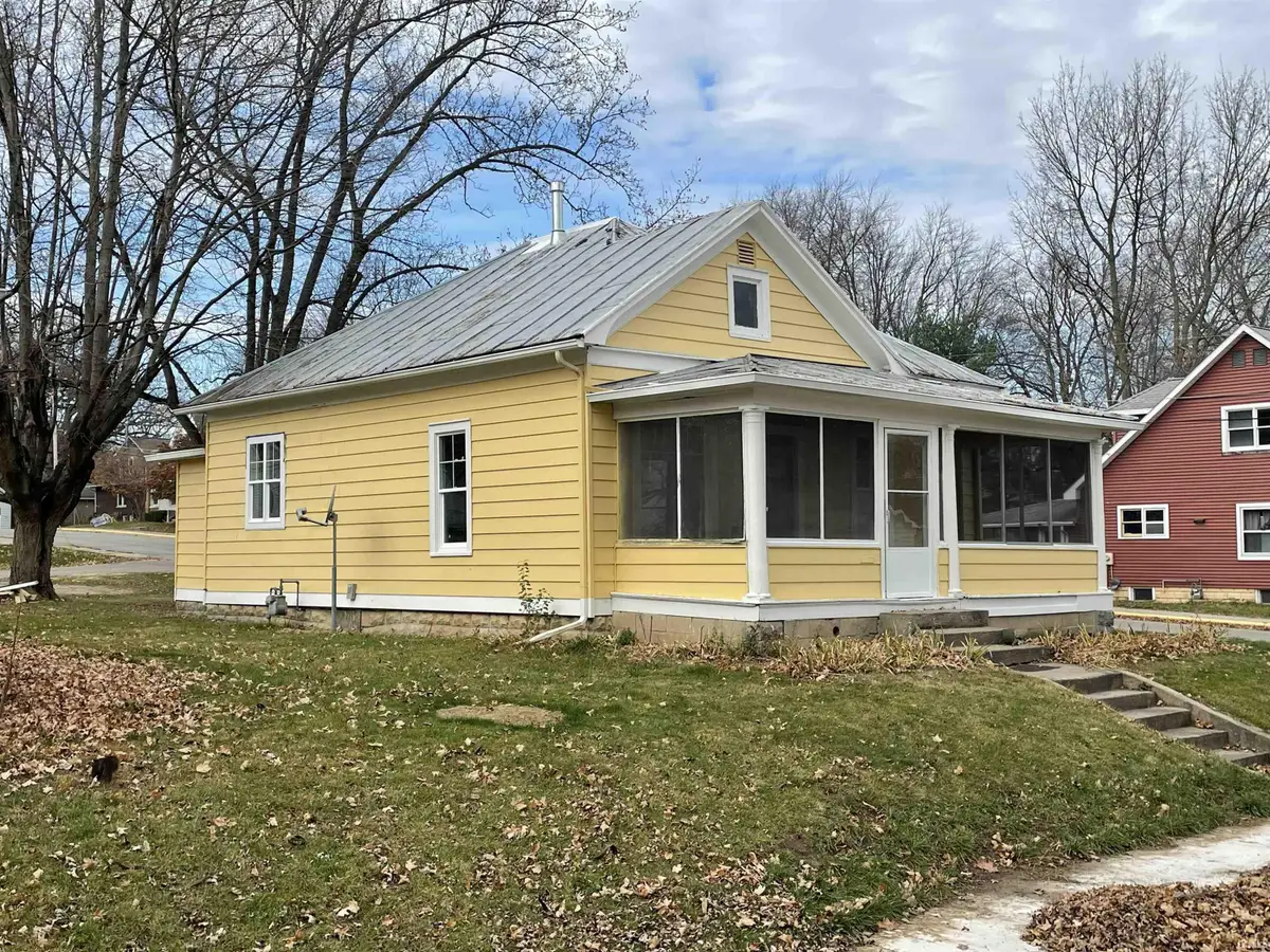 604 S Columbia Street, Wayne, IN 46590 - #1
