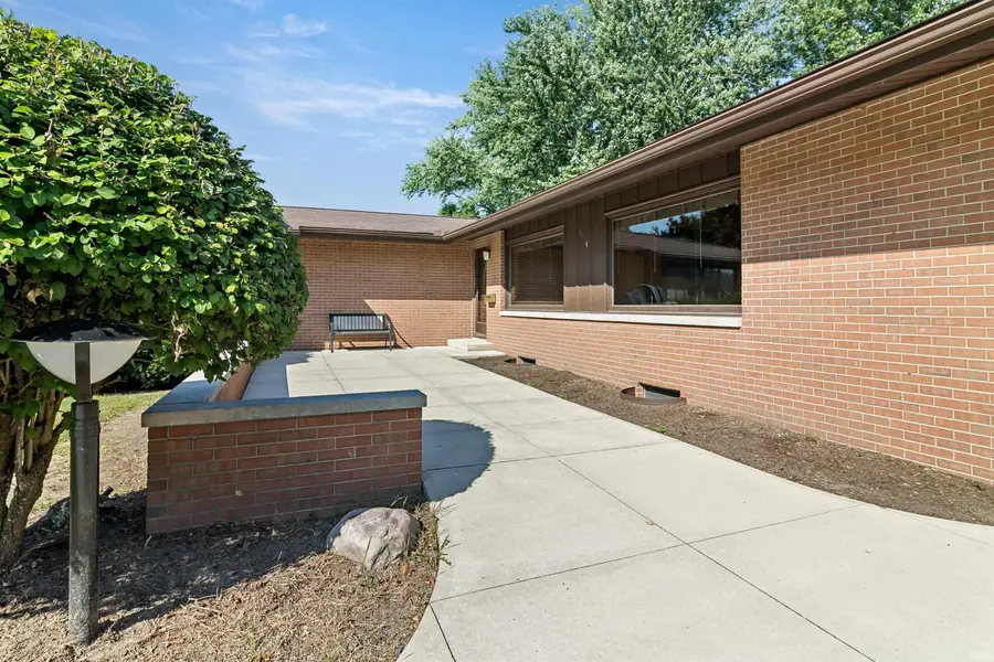 604 N 3rd Street, Gas City, IN 46933 - #2
