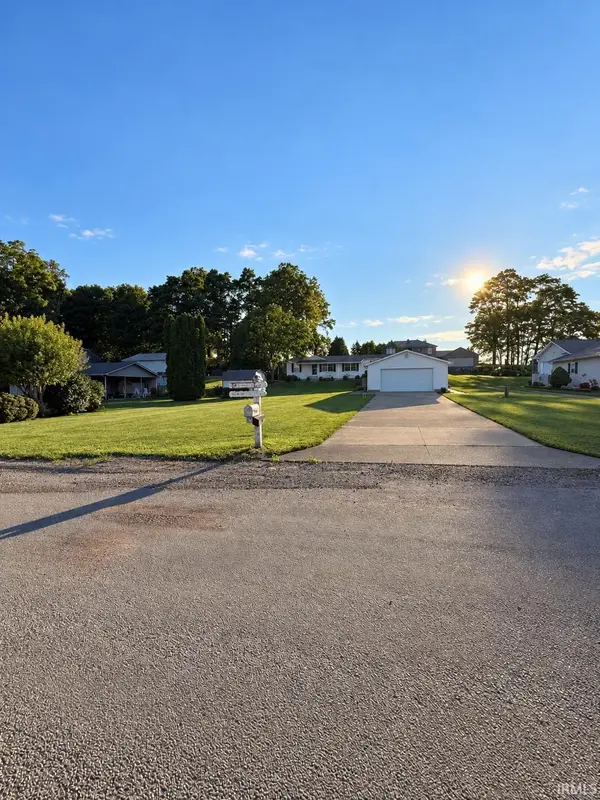 5940 S 960, Wolcottville, IN 46795