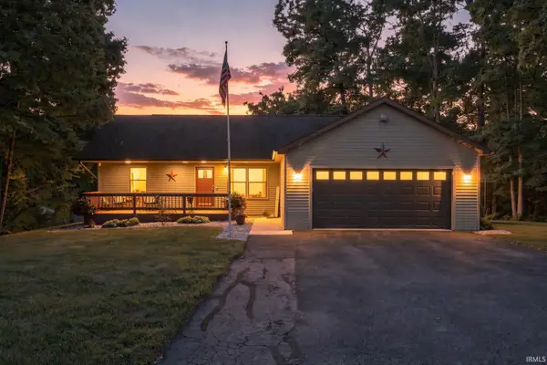 255 Lane 201 Lake Minifenokee Lane, Fremont, IN 46737