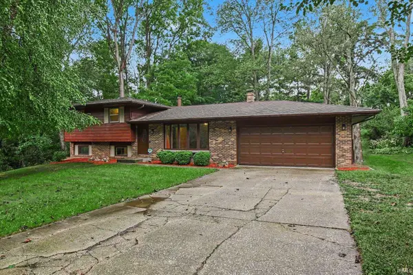 51205 Green Hill Drive, South Bend, IN 46628