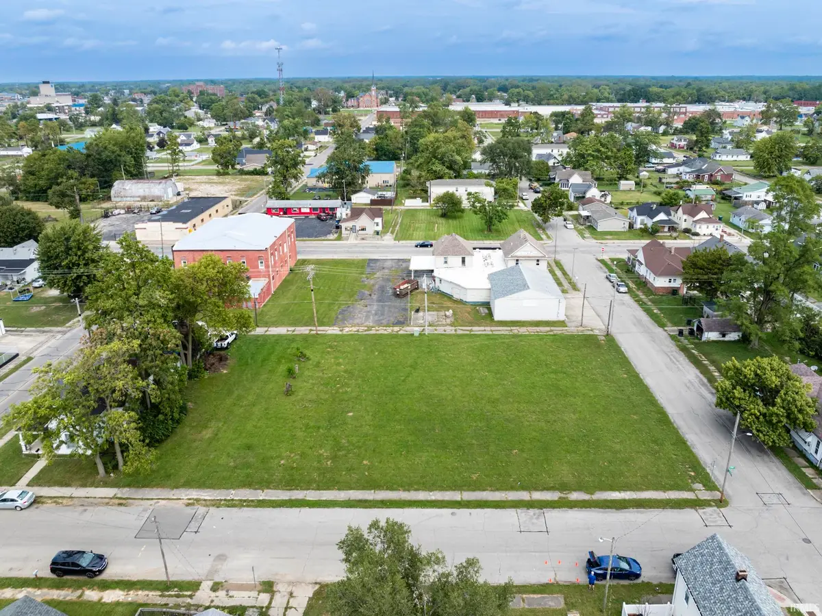 904-914 E 5th Street, Muncie, IN 47302 - #1