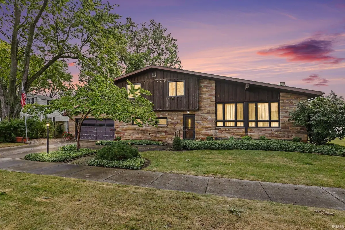 310 Massachusetts Avenue, Elkhart, IN 46514 - #1