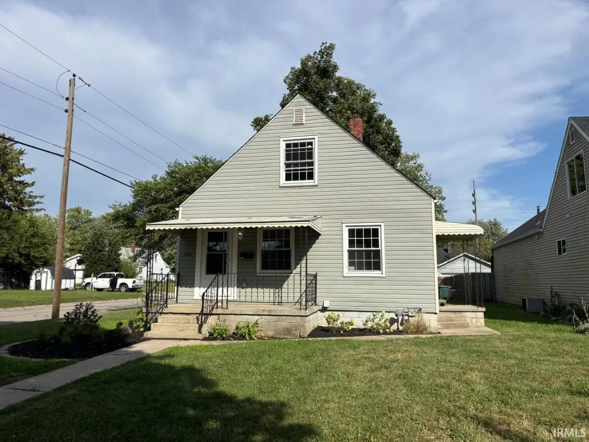 2202 S Pershing Drive, Muncie, IN 47302 - #1