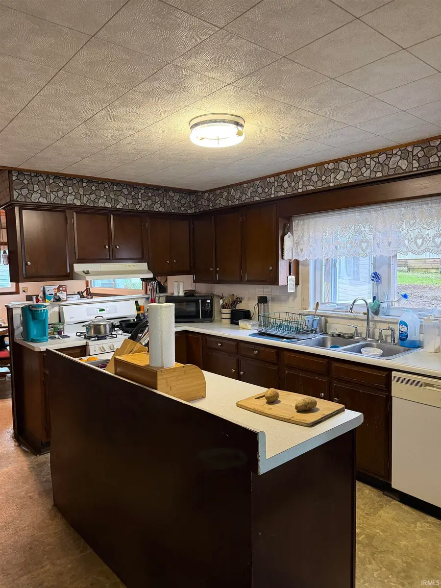 410 S Poplar Street, Lagrange, IN 46761 - #3