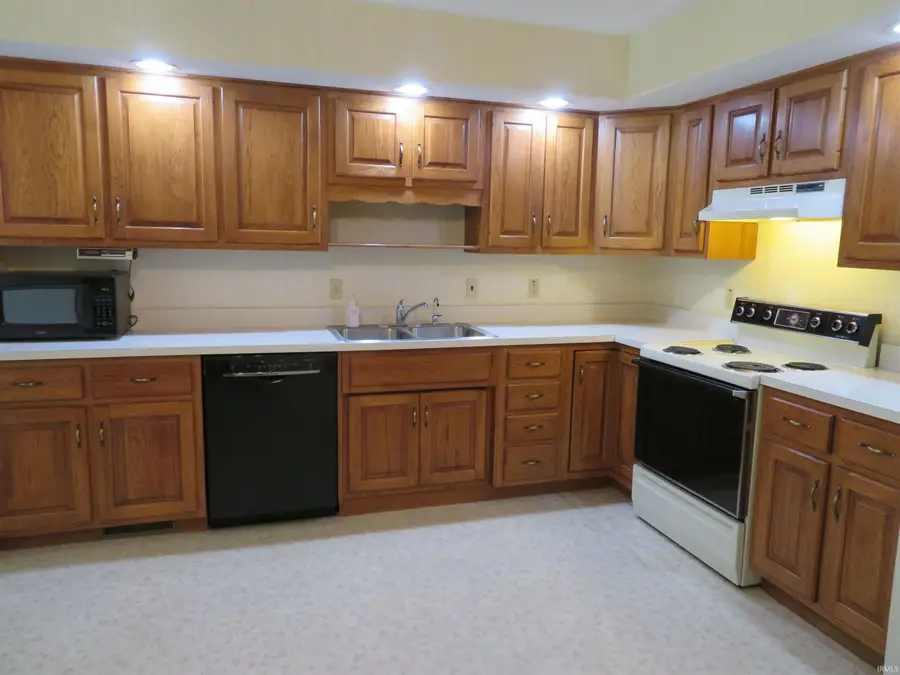 1492 Hampton Circle, Goshen, IN 46526 - #2