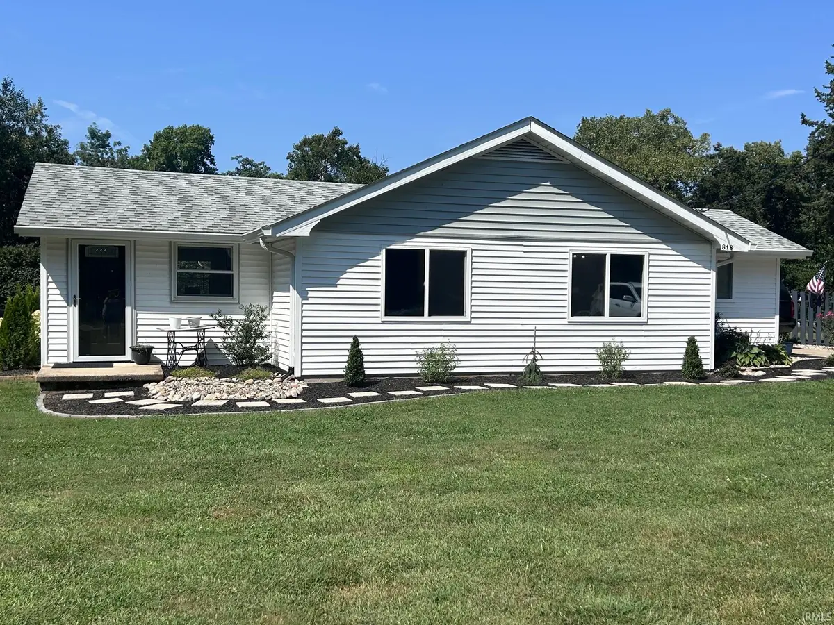818 Union Street, Covington, IN 47932 - #1